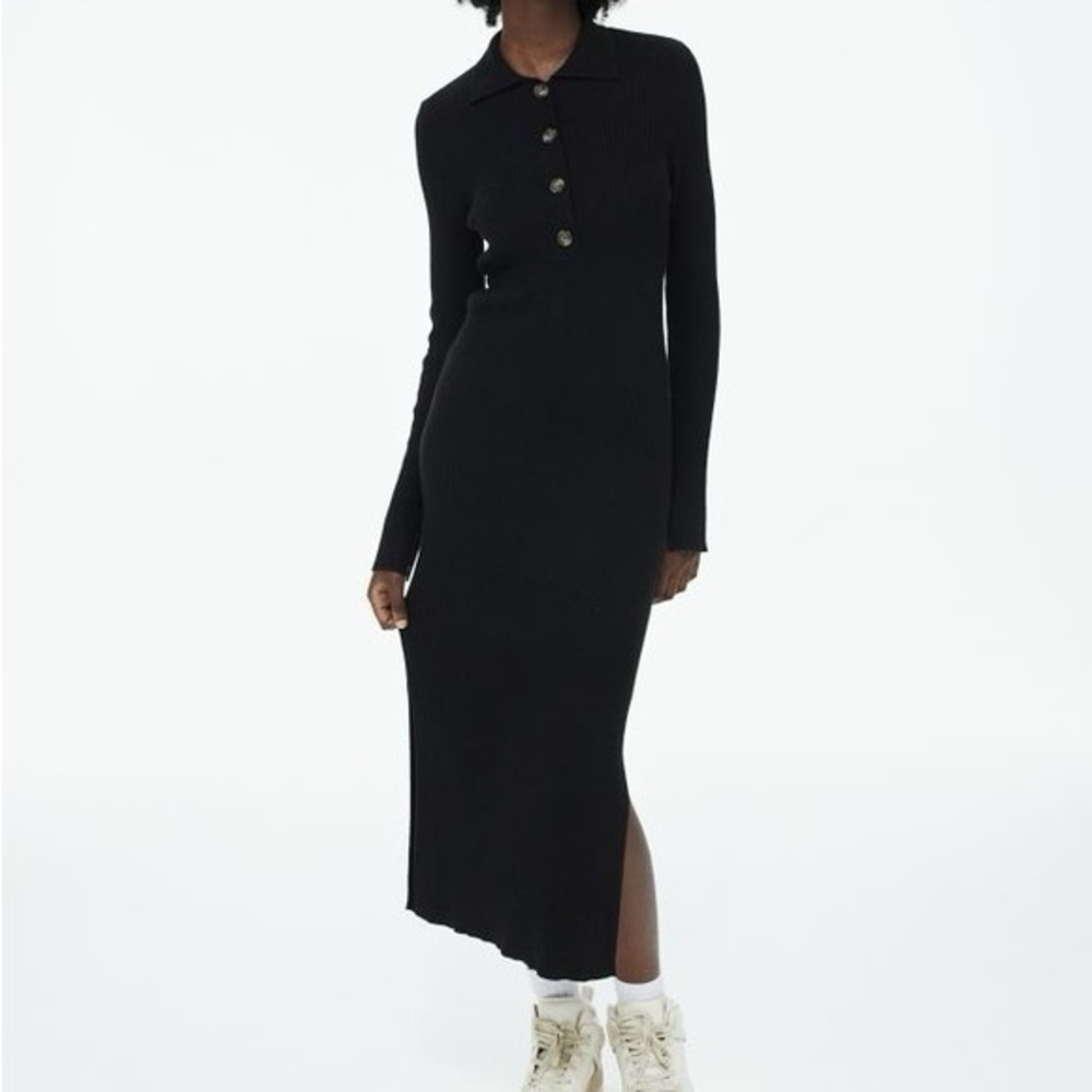 Black rib-knit collar dress